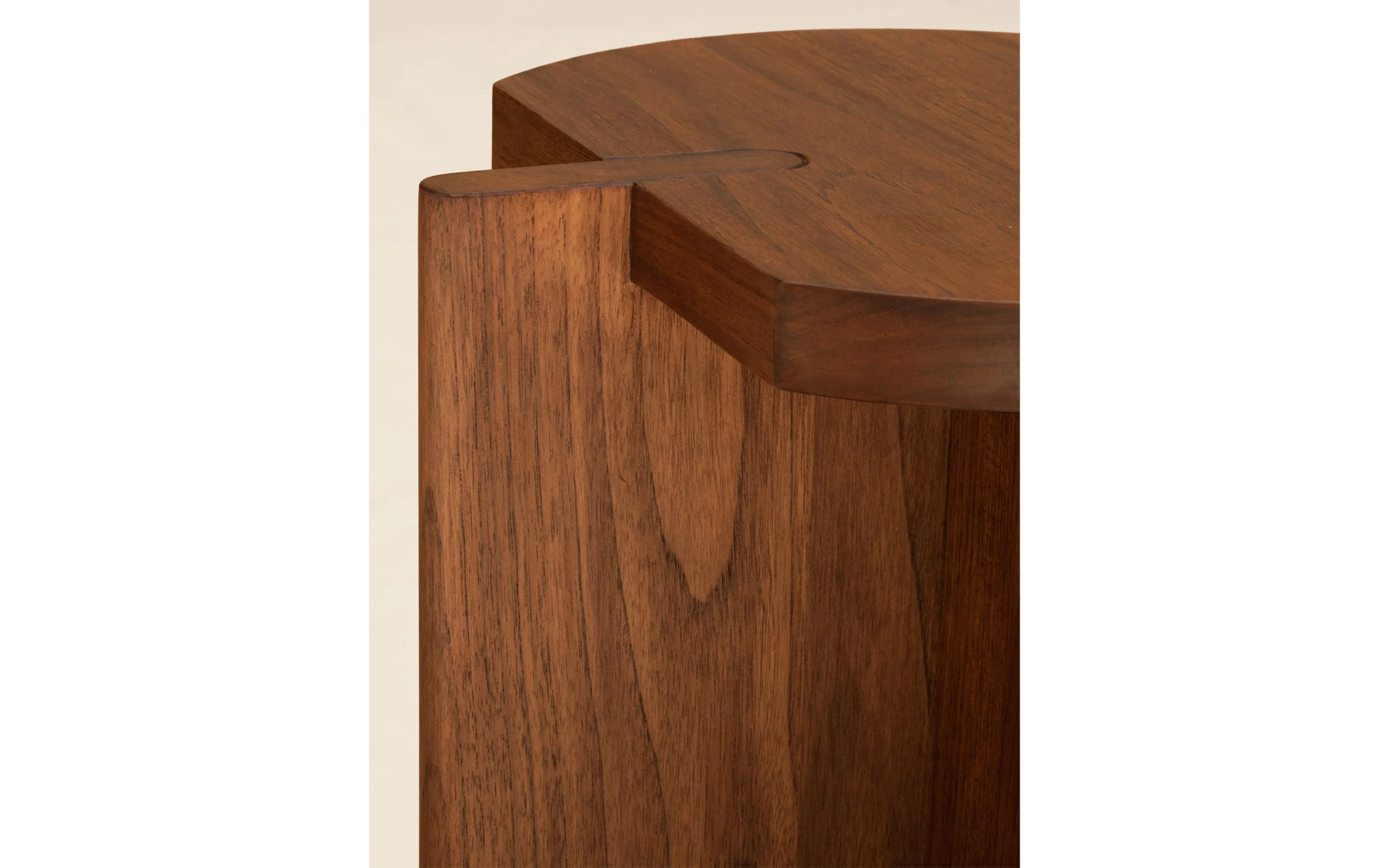 x+l 16 Cut Circle stool - Image 7